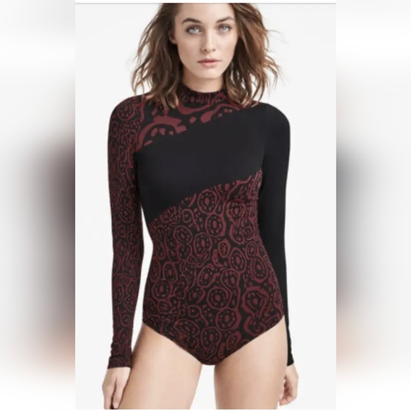 WOLFORD PIOSON DART LONG BODY SUIT SIZE XS NWB - Picture 1 of 3